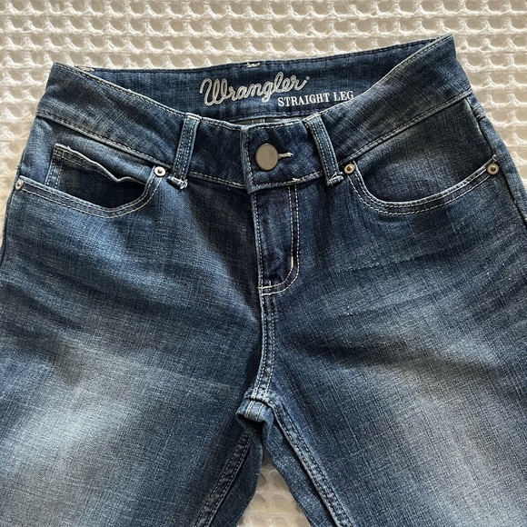 Wrangler Classic Denim Blue Straight Leg Jeans - Picture 3 of 5